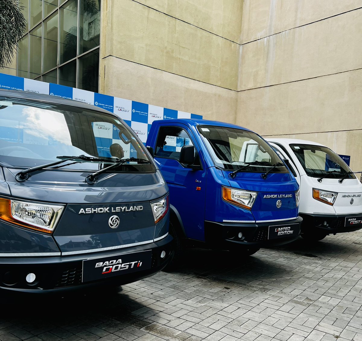 hinduja_dheeraj's tweet photo. Today marks a special day for us at @ALIndiaOfficial as we celebrate the second anniversary of #BADADOST. On this occasion we are excited to deliver on our promise of expanding our BADA DOST range and launch the BADA DOST i1 and BADA DOST i2 #truckbhicarbhi https://t.co/tbKYXaUTlY