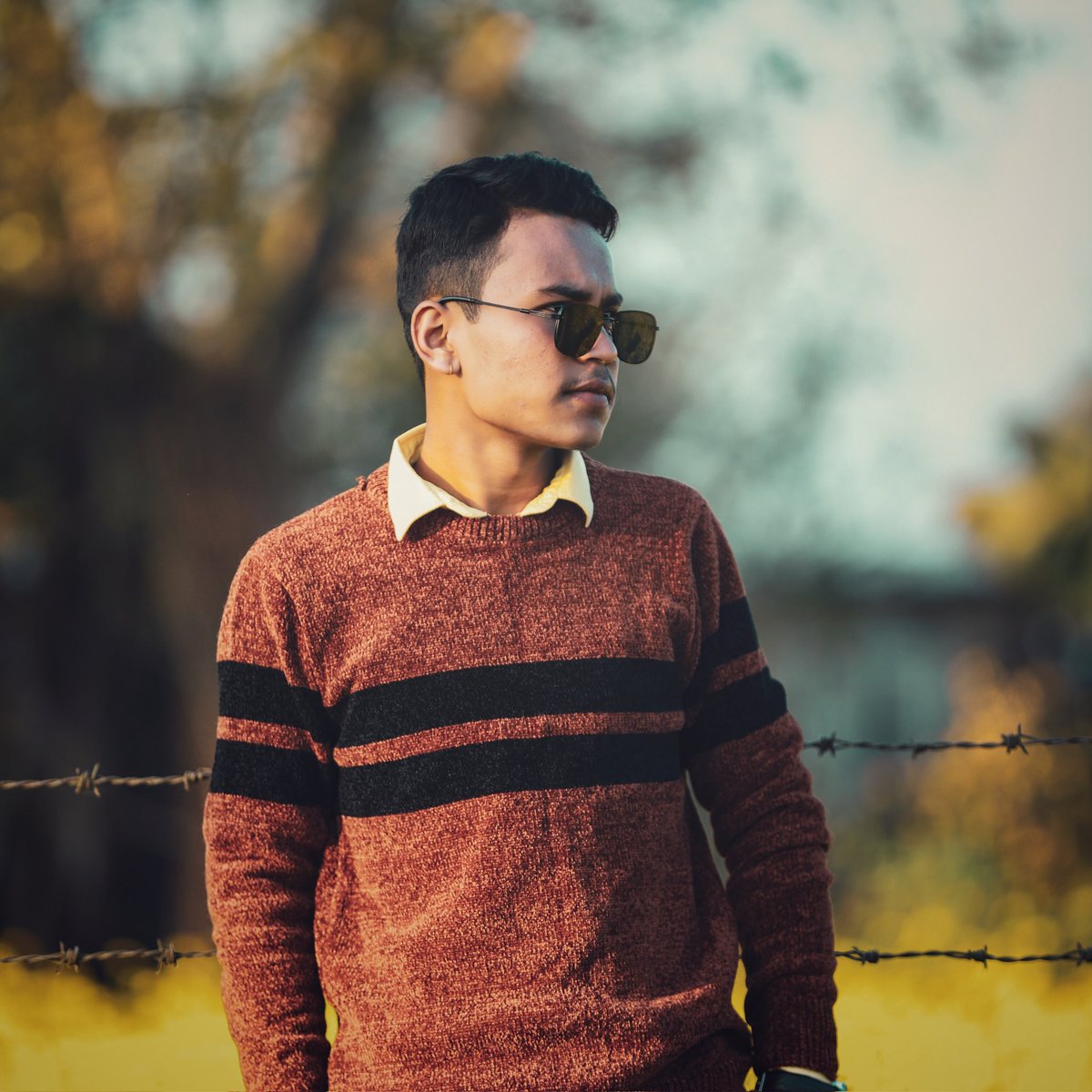 RTalks5's tweet image. २/४ जना सच्चा
२/४ जना कच्चा 
अनि 
२/४ जना लुच्चा लुच्चा 
हरुको जमघट हो समाज..
सबैको लागी अच्छा
बन्न नसकिने रहेछ।।
😍😍