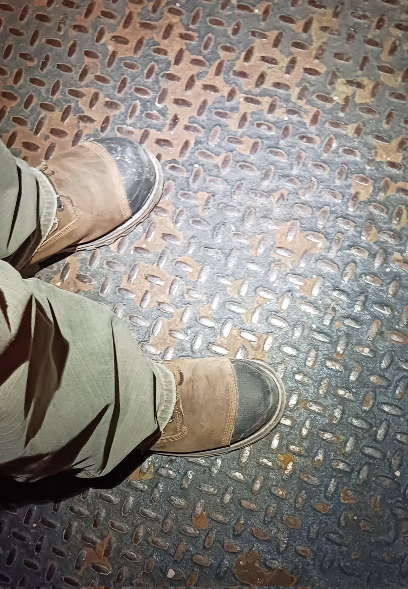 Wannabecowboy1's tweet photo. Working on the night shift.
#wranglerriggsworkwear #Timberlandpro #compositetoeworkboots https://t.co/mRAs7KdgRD