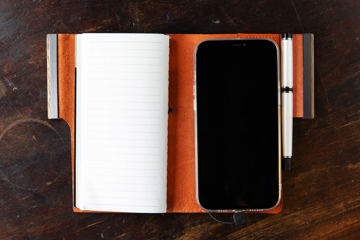 amorphkurashiki's tweet photo. ”amorph” (since 2016) is a brand that produces mainly small leather goods.
”amorph” HP↓
https://t.co/C4uAO6XYiO
#mask #maskcase #stationery #kurashiki #kamakura #rollpencase #amorph #iPhone #japan
#leather #Android #pencase #wallet #Singapore https://t.co/zpYgIVm7JA
