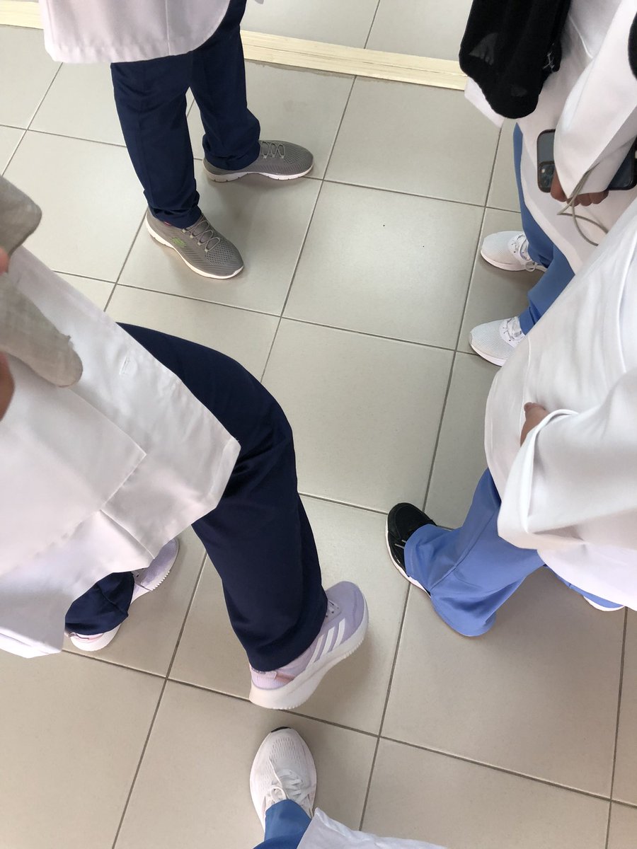 TfMohammed15's tweet photo. First day of first year as a medical student 💗
"بإسمك اللهم نخوض دروبًا جديدة ، املين ان لا نتعثر " https://t.co/0gTWkBMmN2