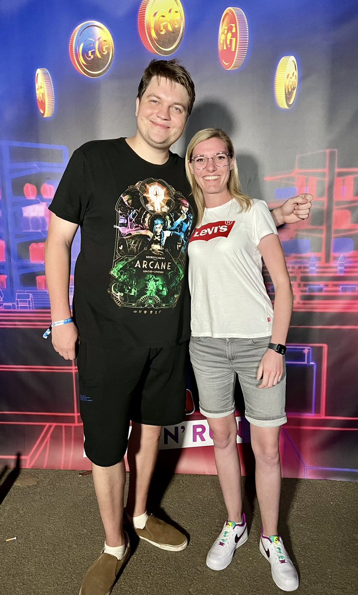 Kexsy1's tweet photo. Was für ein toller Abend mit @noway4u_sir 😍. Vielen Dank für deine Zeit und bleib wie du bist 😉 https://t.co/q2GVrR1bit