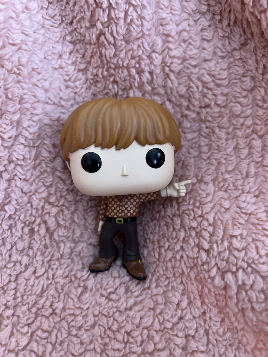 aenacarts's tweet photo. BTS Dynamite Funko Pop Tingi

♡ maknae line - ₱850
     hyung line - ₱750
♡ on-hand
♡ payo / 3 days reservation 
♡ DM to order

rfs: mom bought it from us and still have extras

🏷 rm namjoon jin seokjin suga yoongi jhope hobi jimin taehyung v jungkook wts lfb ph https://t.co/b08s33WMNC