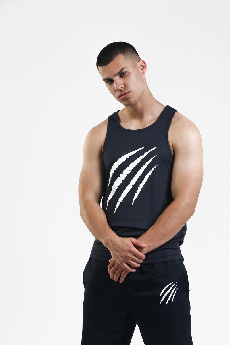 delleone_'s tweet photo. We have new favourite #gym💪#tanktops for #men🤩@delleone
.
https://t.co/Tmdtg55ap3
.
#delleone #delleoneclothing #gymclothes #gymwear #menstyle #menswear #Trending  #MondayMotivation #gymtanktops #WWECastle #KSIPineda #BelgianGP #SkyF1 #MeetMeAtMidnight  #gymmotivation #fitness https://t.co/zLuD58uXhv