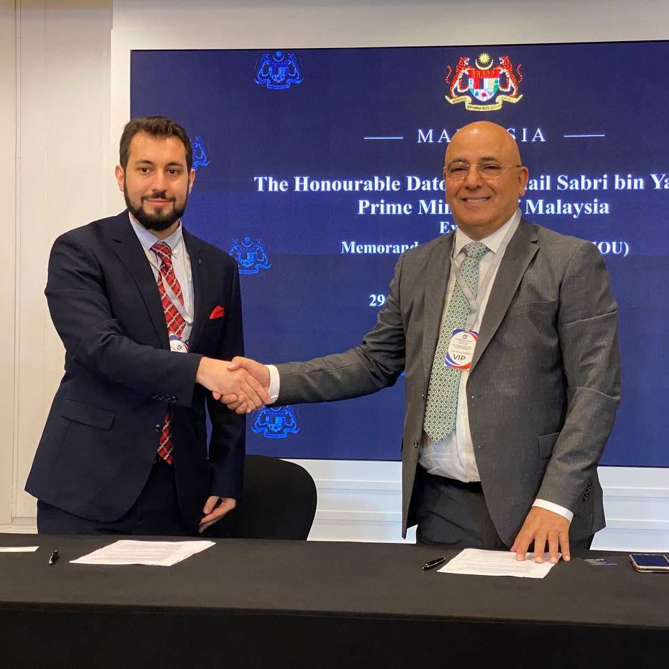 lightupseven's tweet photo. SIGNING OF MEMORANDUM OF UNDERSTANDING (MoU) BETWEEN LIGHT UP 7 SDN. BHD. AND AJLAN&amp;BROS GROUP HOLDING on “Delivering projects in the Creative Sectors of Culture &amp; Tourism Events and Conferences and Exhibitions within the territory of the Kingdom of Saudi Arabia”. 👏✍️ https://t.co/ImmuQsQXFY