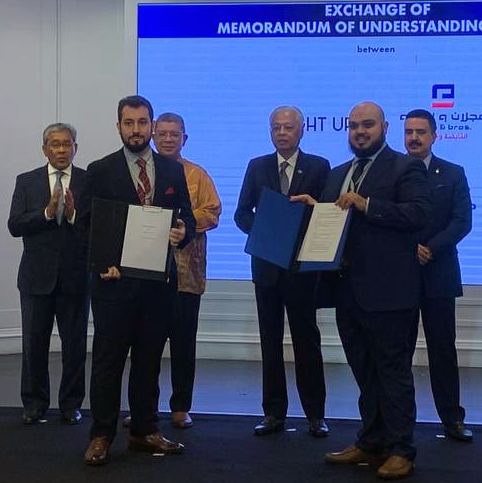 lightupseven's tweet photo. SIGNING OF MEMORANDUM OF UNDERSTANDING (MoU) BETWEEN LIGHT UP 7 SDN. BHD. AND AJLAN&amp;BROS GROUP HOLDING on “Delivering projects in the Creative Sectors of Culture &amp; Tourism Events and Conferences and Exhibitions within the territory of the Kingdom of Saudi Arabia”. 👏✍️ https://t.co/ImmuQsQXFY