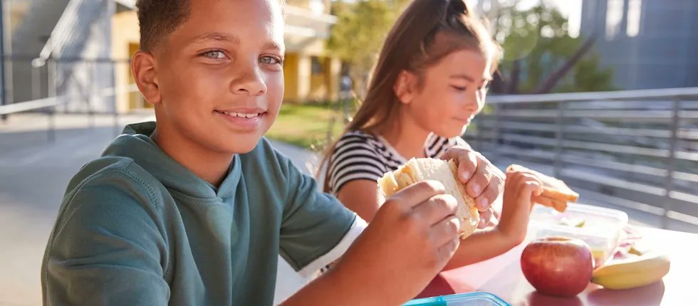 bzfe_de's tweet photo. Die Zusammenhänge zwischen Essen und Umweltfolgen erschließen: "Frühstücken for future!" - Das ist eine echte Chance, Schülerinnen und #Schüler neu fürs #Frühstück zu gewinnen ➡️ https://t.co/qdzYs9Fh0Q #Unterricht #Lehrkräfte https://t.co/LhrUTkyKn7