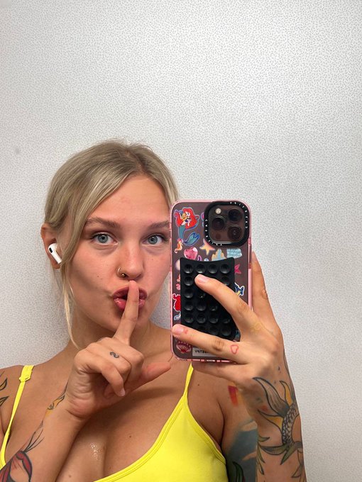 Do you know what happens behind closed doors on airplanes?😈💕  #OliMoo #onlyfans #horny #nsfwtwt #onlyfanspromo<a href="/tag/horny"class="tags"><span>#horny</span></a><a href="/tag/boobs"class="tags"><span>#boobs</span></a><a href="/tag/onlyfans"class="tags"><span>#onlyfans</span></a><a href="/tag/onlyfanspromo"class="tags"><span>#onlyfanspromo</span></a><a href="/tag/nsfwtwt"class="tags"><span>#nsfwtwt</span></a>