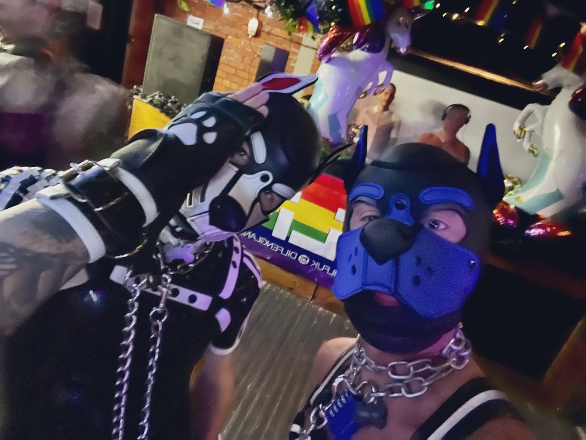 PupJakko's tweet photo. Manchester you were incredible as ever!! Feeling very conflicted as I head on home down southβ¦ I always get so sad when leaving my hometown π’
#ManchesterPride2022 #PrideManchester #Pup #HumanPup #PupPlay #Kink #Rubber #Leather #LoveWins #ComeAsYouAre https://t.co/rKVT0odwO7