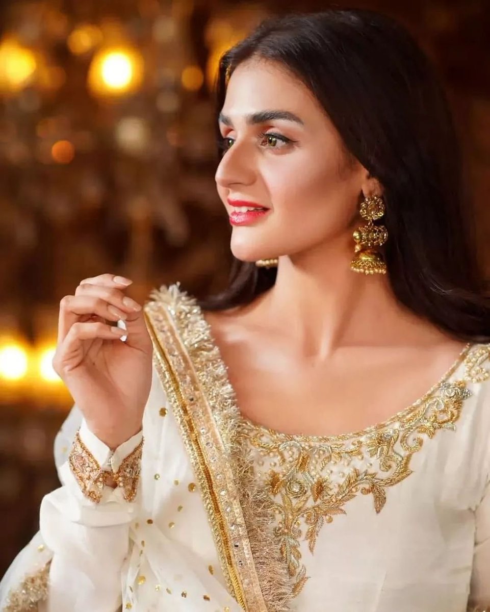 ShowbizAndNewz's tweet photo. #HiraMani https://t.co/agpFkq1Jn2
