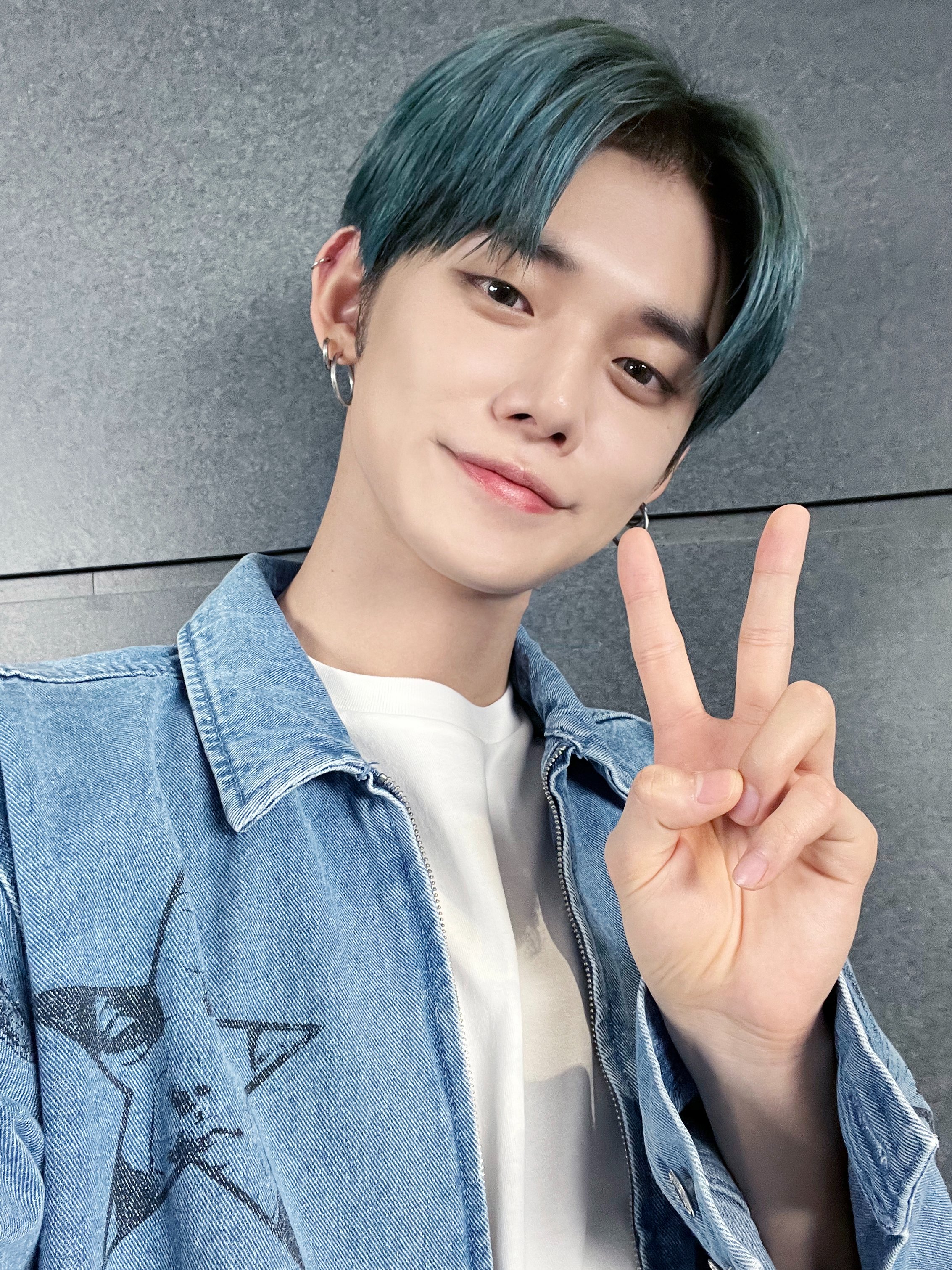 人気デザイナー OFFICIAL JAPAN TXT on  X: アイドル