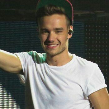 balladofchihiro's tweet photo. #10DaysWithLiam day 10:
today is your day 🎂 i just want you to have a time of your life especially today 🎉 i hope you are safe and happy wherever you are right now 🎁 thank you for existing in my life and making it happier 🪅 i love you forever and always 🥰 #HappyBirthdayLiam https://t.co/3xowNrWgBp
