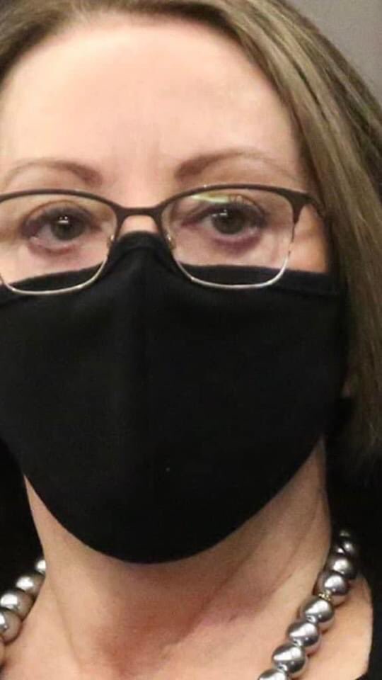 cameronherrine's tweet photo. Pamela shares her most beautiful pictures after her daughter's death knowing that her daughter did not cross the legal crossing
As for the second picture of Cameron's mother sadness is evident in her eyes
These are the actions of Andrew Warren who hid the mistakes of Jessica. https://t.co/oRB8LRXous