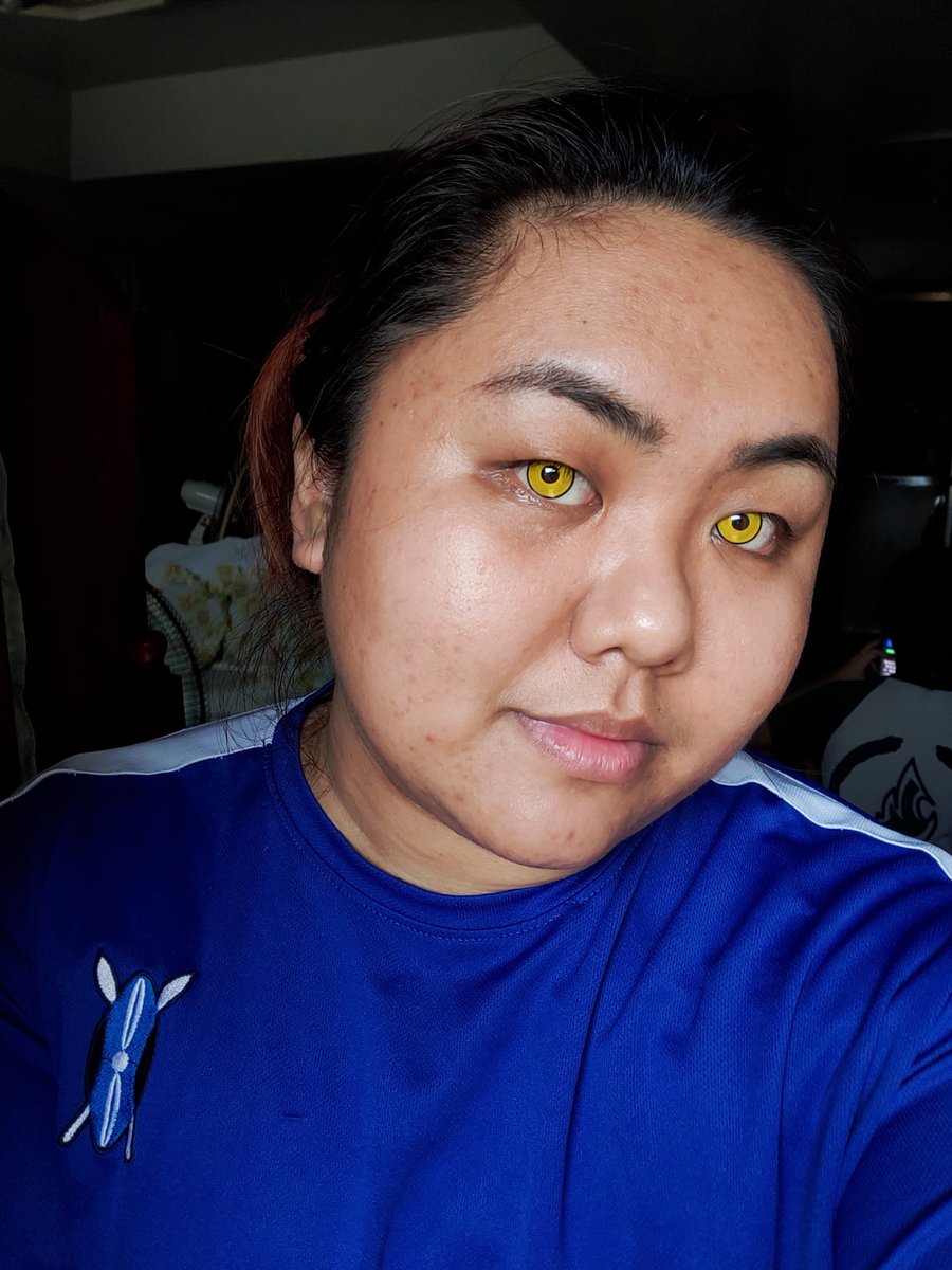 qveensophiya's tweet photo. 45 minutes of patience to get these contacts on. 

Are you guys ready for my Lady Dimitrescu cosplay? ✨

#cosplayph #LadyDimitrescu #plussizecosplay #plussizeph https://t.co/FZS3sSIZcp