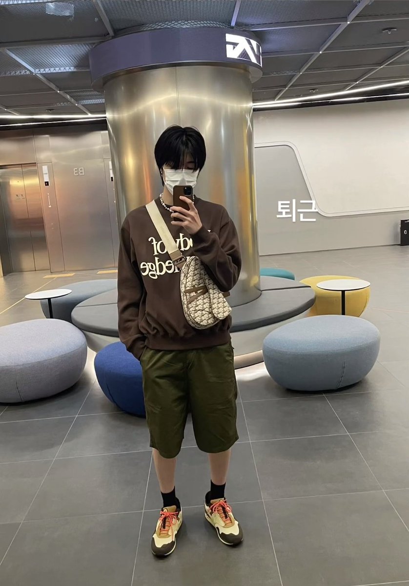 루토 반바지 입은거 자주 못본 것 같은데 (아님 말구) 요즘 자주 보이는 것 같아ㅏ... 근데 나는 너무 너무 좋음