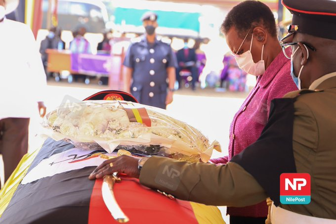 M7quote's tweet photo. President Museveni and First Lady Janet Museveni at the funeral of the late Gen. Elly Tumwine at Kololo ceremonial grounds. 

📸 @francis_isano https://t.co/h3LbDMnuaf