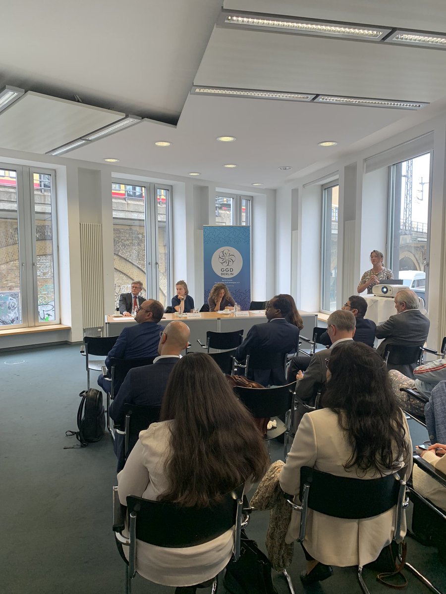 GGD_Berlin's tweet photo. Barbara Jinks, #Irena- Programme Officer #Green Gas Delivery and Use is giving her input on #renewableenergy. She points out that the #Gulf region has great potential for the use of #greenenergy. https://t.co/cayjc45JtV