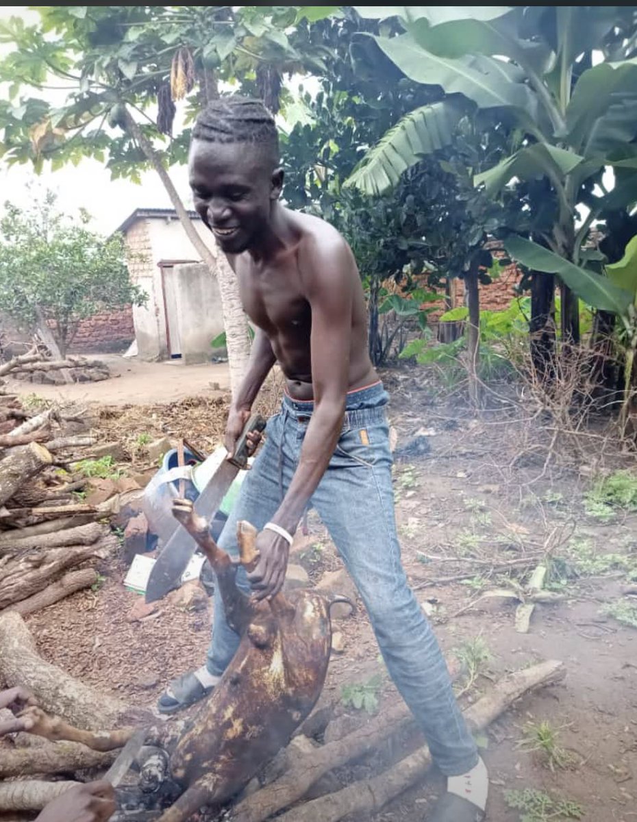 AlemiWilliam's tweet photo. For us the poor people are preparing their lunch now #SSOT Gudele always wins https://t.co/5yVQdbc1HZ