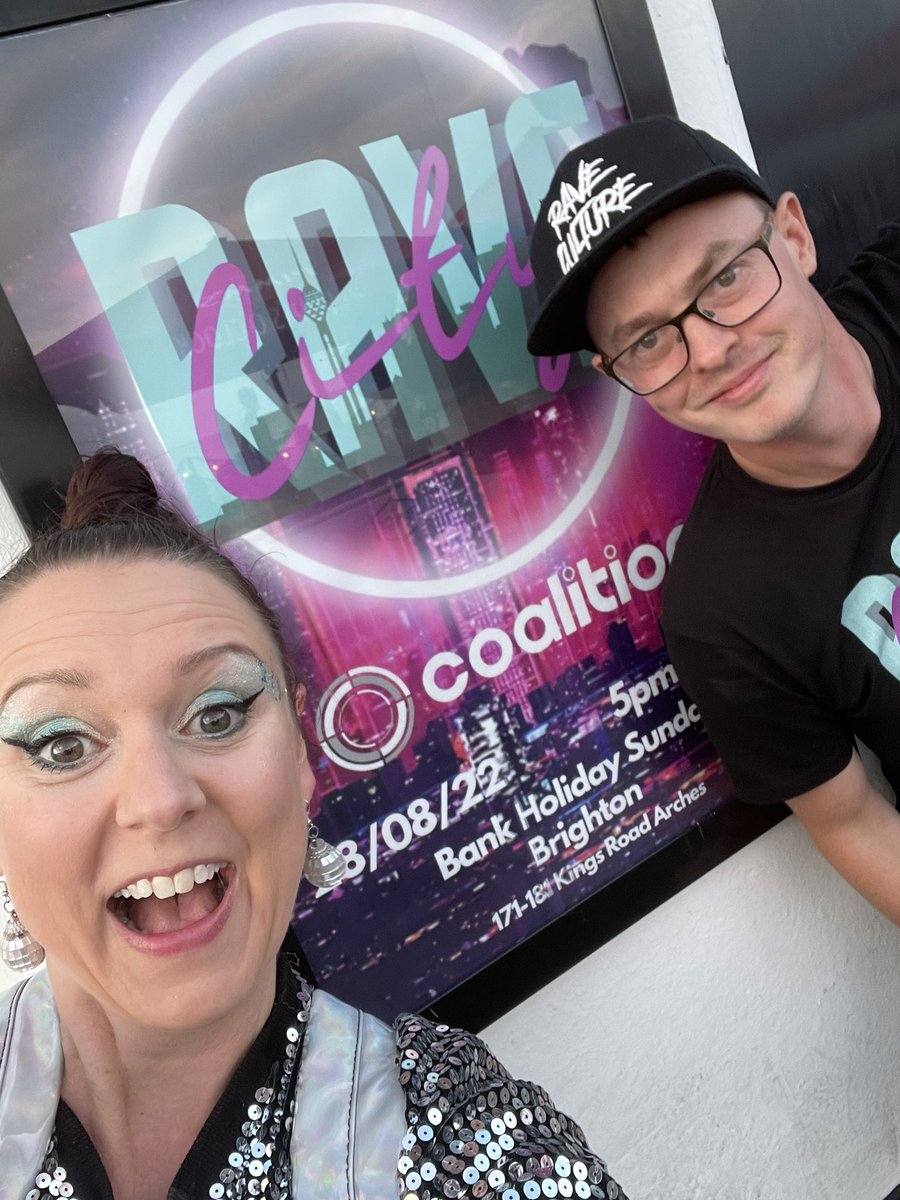 LizzieCurious's tweet photo. What a fantastic night at @RaveCityLive 🎉🎉 

@TheMDHProjekt @Stinky_B365 @martino_edwardo @coalition_btn https://t.co/cNh2uCClOr