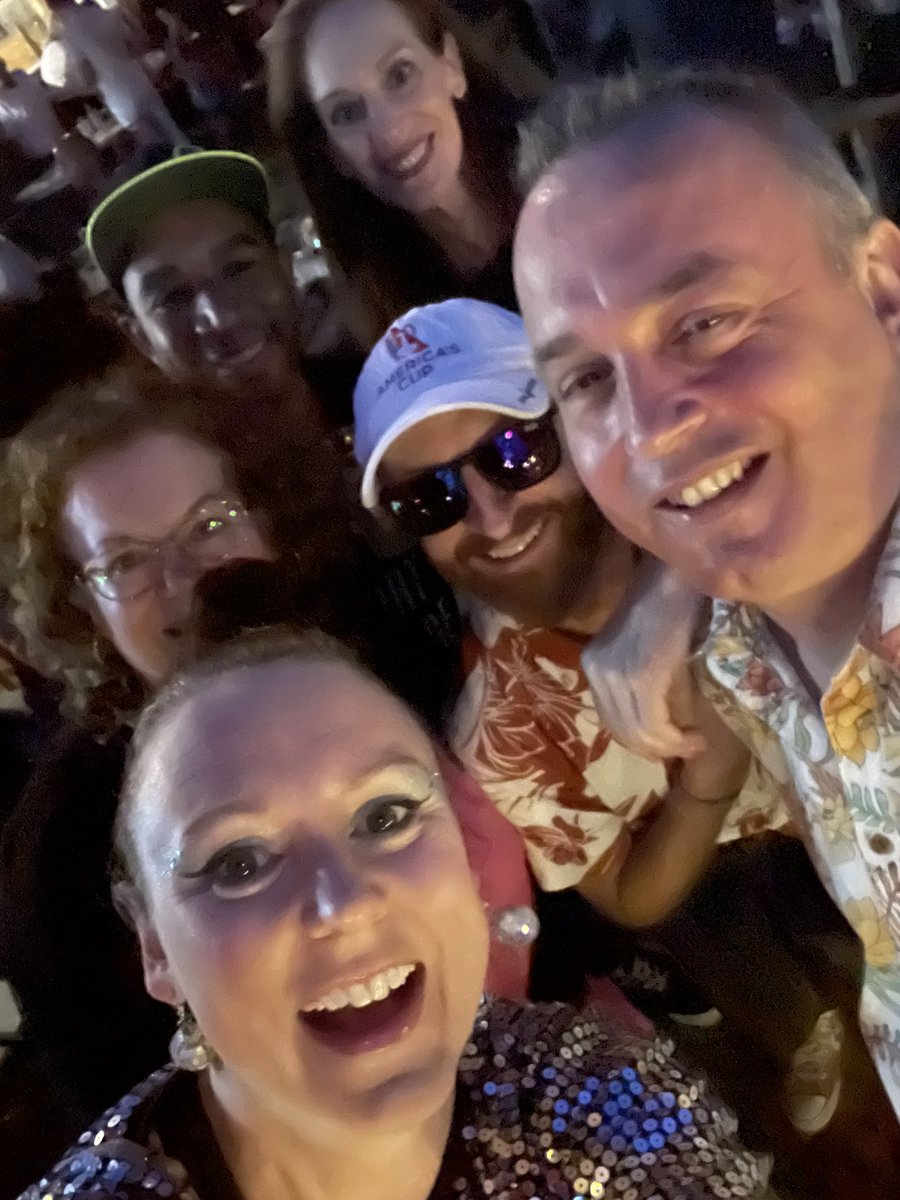 LizzieCurious's tweet photo. What a fantastic night at @RaveCityLive 🎉🎉 

@TheMDHProjekt @Stinky_B365 @martino_edwardo @coalition_btn https://t.co/cNh2uCClOr