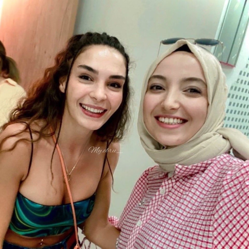lus2207's tweet photo. Repost from @my.ebru_
•
-
אברו עם מעריצה🥰
–––––––––––––––––––––––
{ @rebrusahin #rebrusahin #rebruşahin #ebruşahin #ebrusahin #ebru #rebru } https://t.co/uhjIuLjq3R