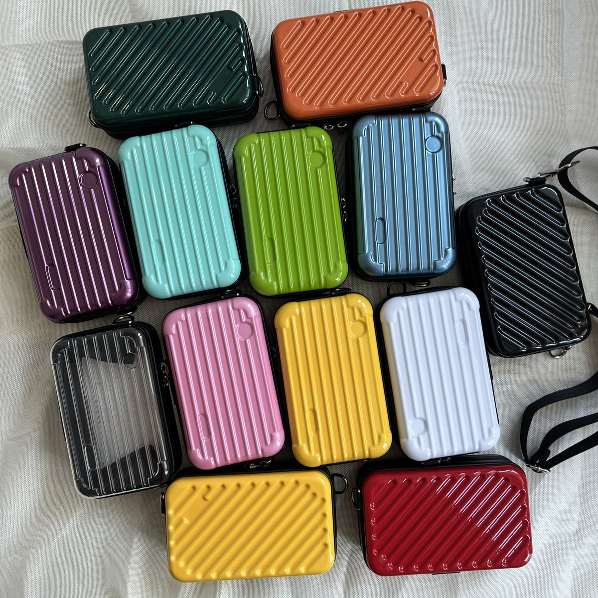 snyrtbykristoff's tweet image. Anung Color gusto mo? Pabili mo na sa Jowa mo 🤭 #BoxBag