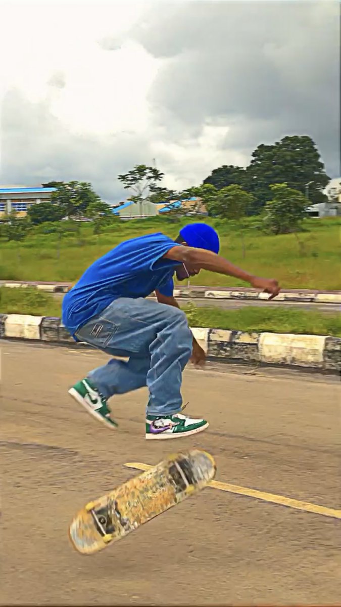 _THE HOMELANDER) tweet media