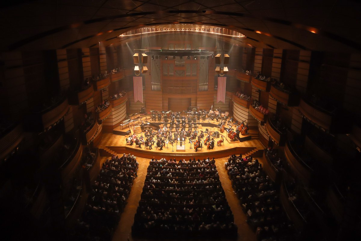 DFP_malaysia's tweet photo. Symphonic Anime Concert
FRI 26 AUG 2022 8:30PM
SAT 27 AUG 2022 11:00AM & 8:30PM
SUN 28 AUG 2022 3:00PM
Malaysian Philharmonic Orchestra
Naohisa Furusawa, conductor
私個人が #東方政策40周年 を記念して指揮したコンサートです。ご来場ありがとうございました。
#LEP40 #マレーシアフィル https://t.co/4EdkYlGPpv
