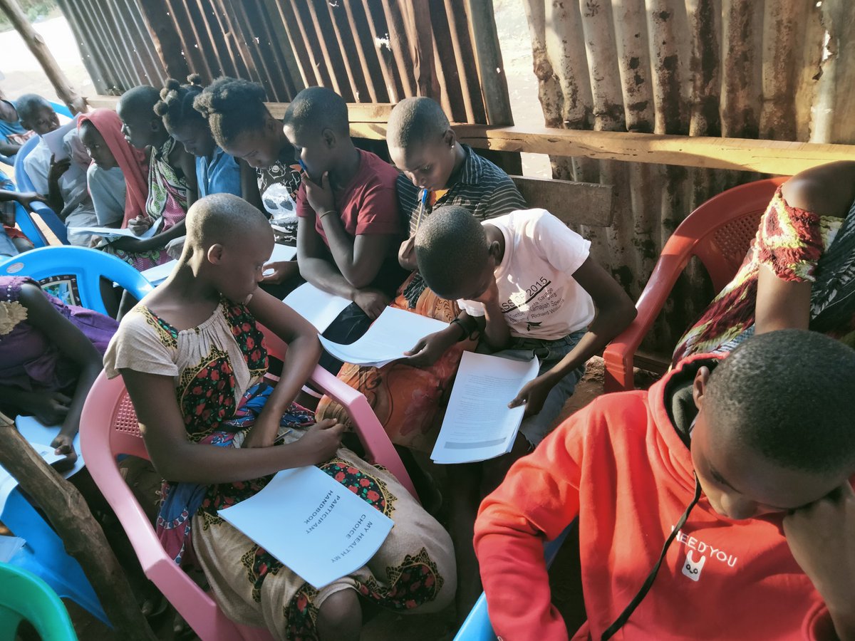 YouthJijenge's tweet photo. With increasing cases of Teen pregnancies, SGBV and STIs in partnership with @Connect_2Retain we are working closely to empower and sensitize adolescents in Malindi on Sexual Health and Negotiation skills.
#BEINGRESPONSIBLEBEINGSAFE
#MYHEALTHMYCHOICE
@KenyaRedCross
@DOHkilifi https://t.co/y4GVY8KAtN