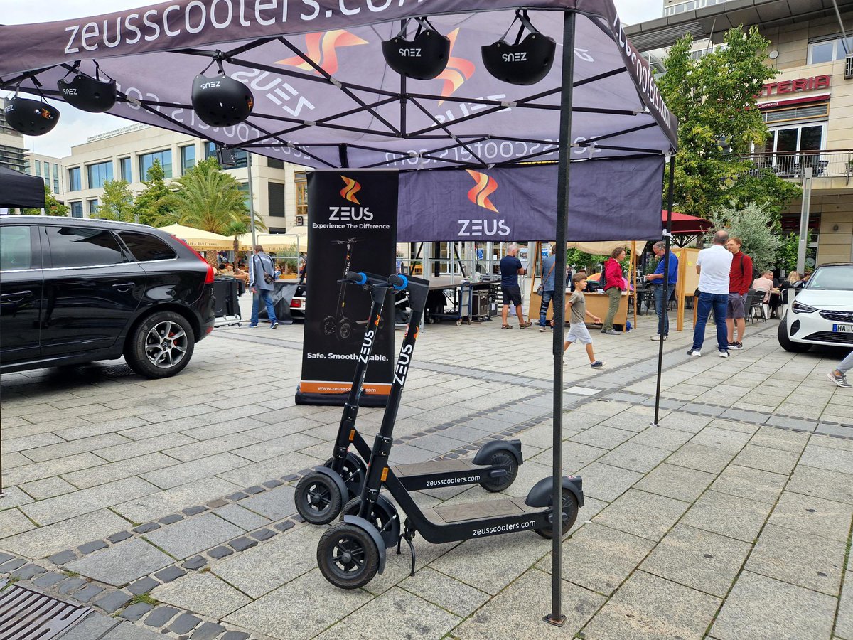 Zeus_Scooters's tweet photo. We were thrilled to be invited to the E-Mobility event in Hagen on Saturday 🛴
It was great to see so many people interested in sustainable travel🙌🏼
#mobilityday #sustainabletravel #travel #hagen #germany https://t.co/aTEpG0u8Zz