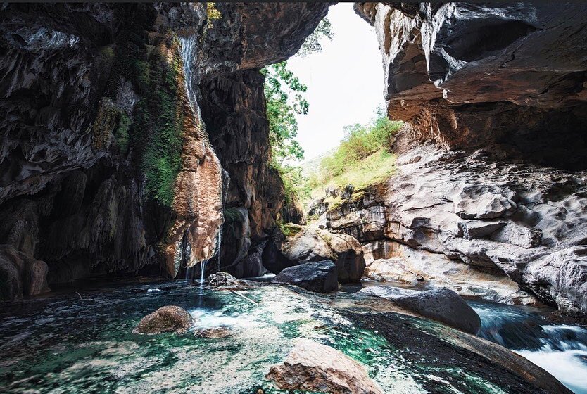 armenia's tweet image. Searching for a beautiful place to embrace the magic of nature and of course take unique pictures from vacation 😜 - the #DevilsBridge in #Syunik region of #Armenia 🇦🇲 is one of the best destinations 📍. 

#ExploreArmenia #VacationinArmenia

📸: Armeniatour