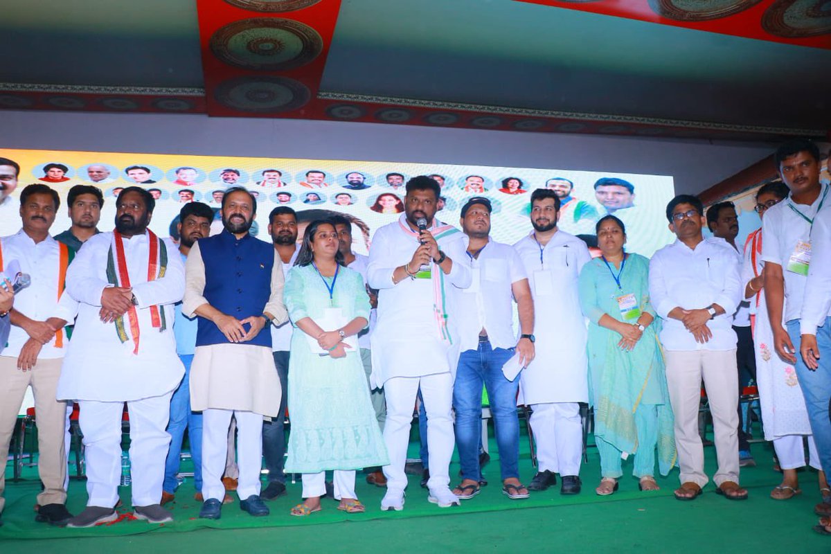 RGClub2's tweet photo. National Secretary @syedkhalid4488 Bhai Motivated @IYCTelangana office Bearers during Extended Executive Meeting in Munugod, Nalgonda District, Telengana 
@Allavaru @srinivasiyc @manickamtagore https://t.co/0aMZJW7JUs