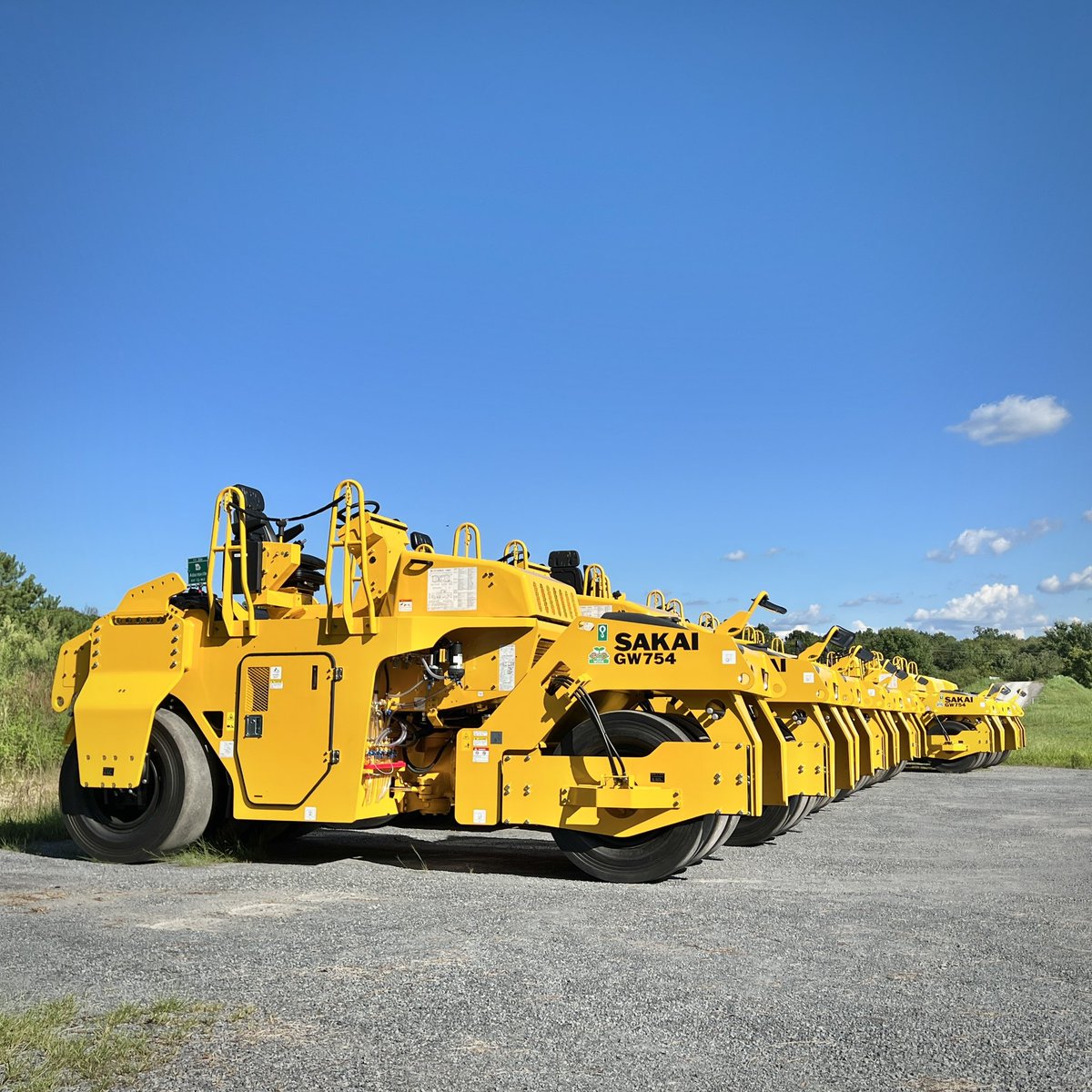 77” #compaction width GW754 #asphaltpaving rollers in stock. Unique to #Sakai, the 19,510 lb vibratory pneumatic tire roller is powered by a 110 HP Kubota T4 final engine w/ fuel-saver mode. Skirt kits, temp sensors, &amp; coco mats avail. Info &amp; how to buy: bit.ly/GW754