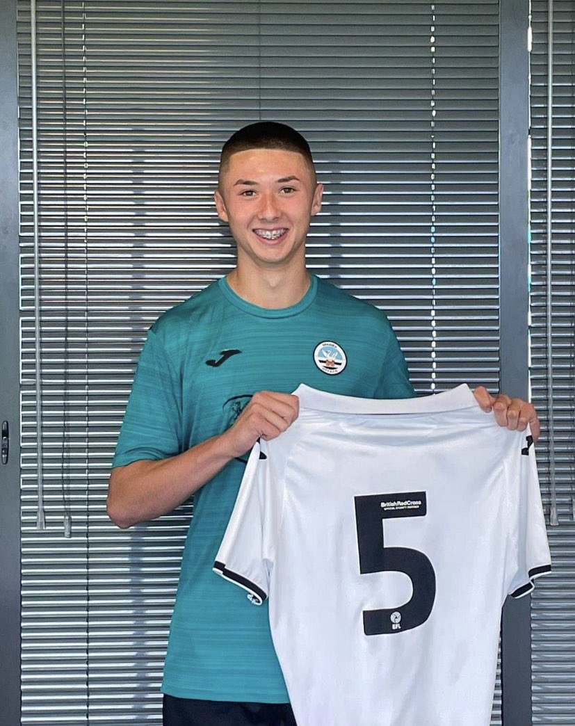 RiscaUtdJuniors's tweet photo. We’re delighted to share that U16 player and member of last season’s FAW National Champions squad Kiel Higginson has signed a contract @swans_academy following his trial period. 

A superb achievement and fully deserved. Hard work has paid off, good luck Kiel ⚽️ 

#YoungCuckoo https://t.co/p4Nmc9lbUG