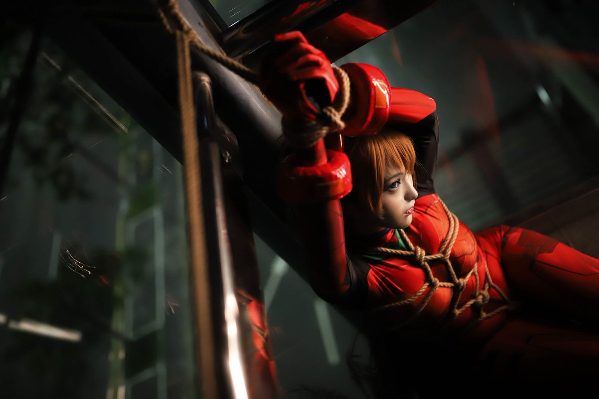 憎らしい……
可恶啊……

#cosplayergirl #Eva #新世紀エヴァンゲリオン #明日香 #捆绑 #绳艺 https://t.co/TYjoH3b4aS
