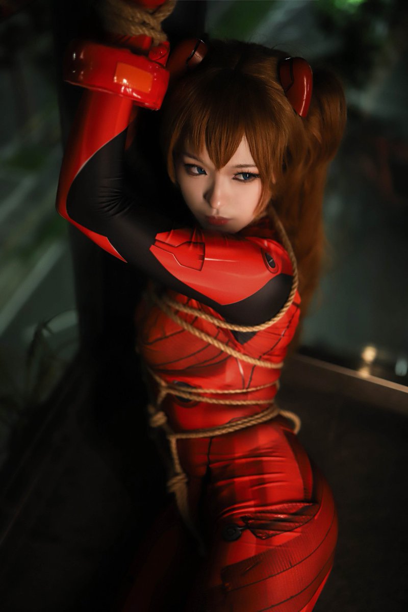 憎らしい……
可恶啊……

#cosplayergirl #Eva #新世紀エヴァンゲリオン #明日香 #捆绑 #绳艺 https://t.co/TYjoH3b4aS