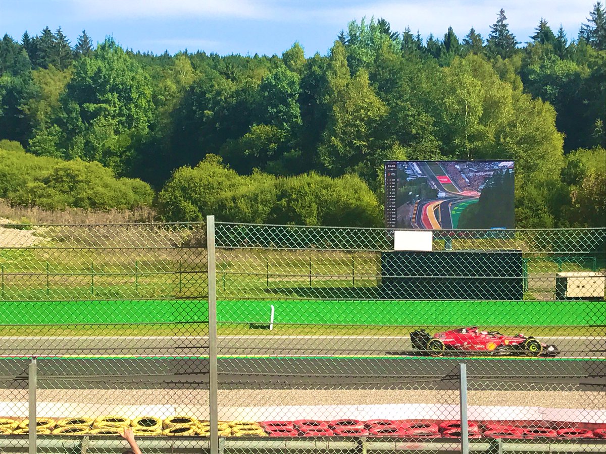 freaktellers's tweet photo. Voi non avete idea di cosa abbia significato per me questo weekend. La F1 mi ha cambiato la vita e aver vissuto il mio primo GP a Spa è qualcosa che non riesco a spiegare. Tanta gratitudine. ❤️ #BelgianGP https://t.co/sGlp8cTYCh