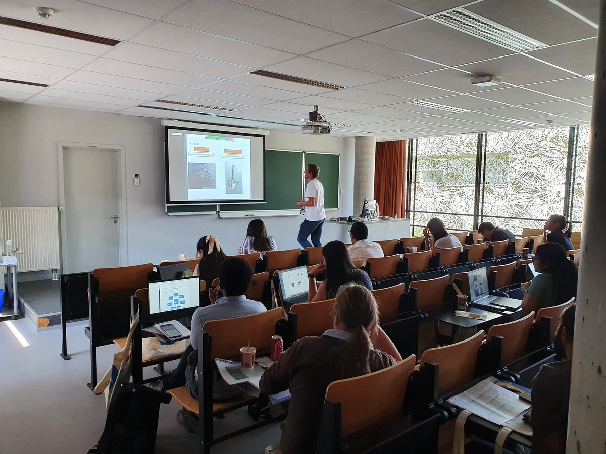 Today, we started our <a href="/DS_UGent/">Doctoral Schools UGent</a> doctoral school's specialist course on #microplastics quantification in the environment. Many thanks to the speakers and <a href="/adriluzz1/">Adriana Estrada León</a> and <a href="/TamaraMT1904/">Tamaramenares</a> for the organisation.