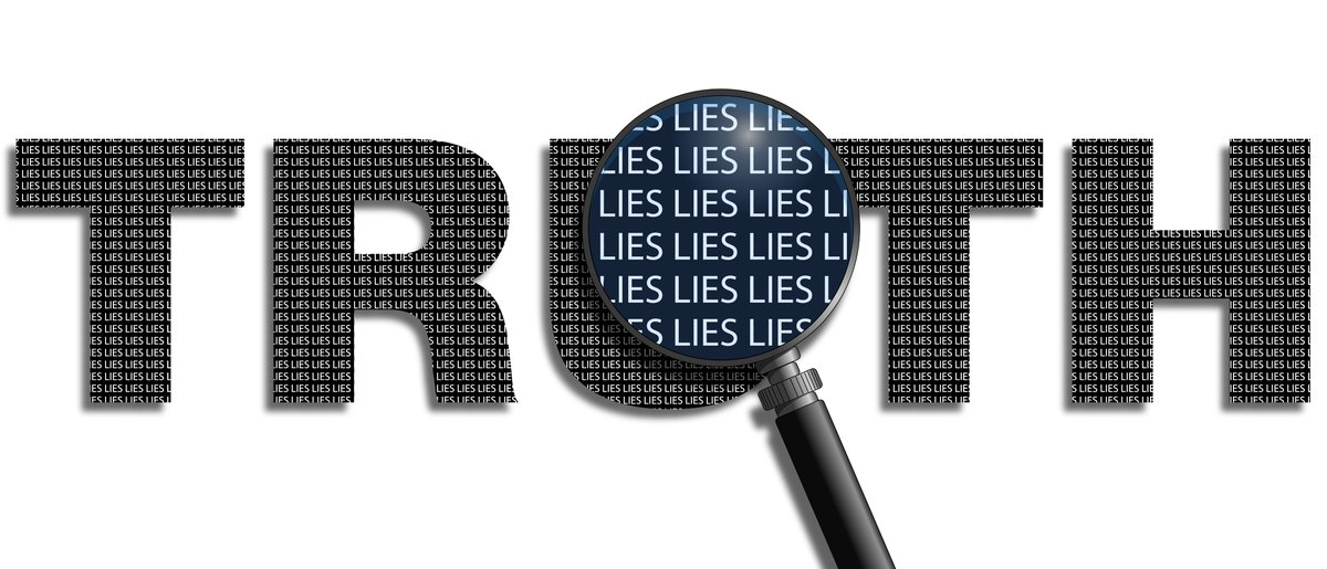 CapricornFM's tweet photo. NEXT | It is now time for #IssaLie, join @Itubanda on the #CapricornAdventure to get the low down on who is lying. Listen in and connect with her via WhatsApp on 079 899 6226! https://t.co/Ew8dbsNgxX