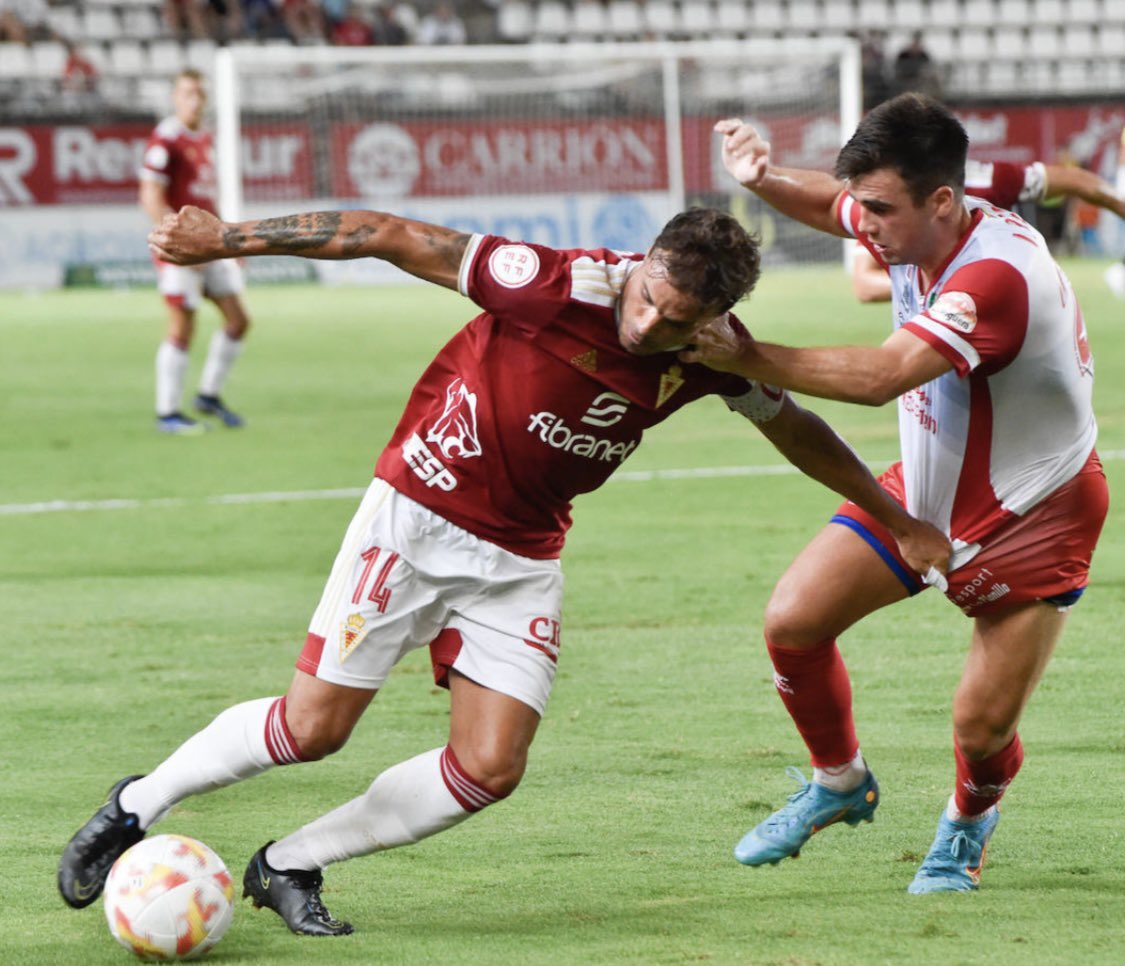 PLeonSanchez's tweet photo. Primer partido en casa, que nos hace recordar que nada en el deporte es fácil.

Queríamos empezar con una victoria, pero no pudo ser.

Muchas gracias a los 10.000 murcianistas que nos apoyaron.

Trabajo y unidad. 
Hasta el final, vamos Real!

@realmurciacfsad https://t.co/gkX4kxgkHb