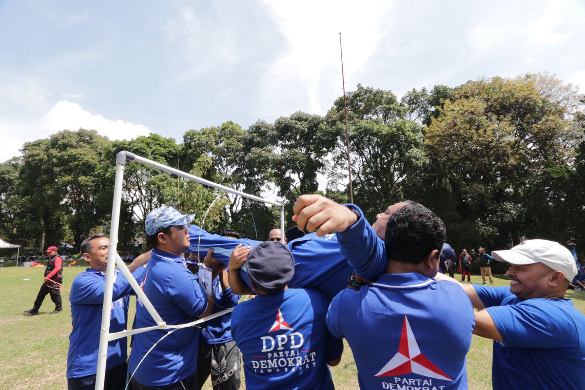 Handarujati's tweet photo. Pendidikan Kepemimpinan dan Kader Partai Demokrat se Jawa Barat 26-28 Agustus sebagai salah satu Program Ketum @AgusYudhoyono , Mencetak SDM yang Unggul dan Militan dalam memenangkan Pemilu 2024
#demokratjabarjuara
#ahyforall https://t.co/PTICIaVQIK