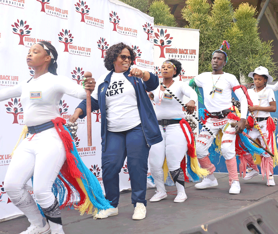 umlazitimes's tweet photo. Ugqugquzele intsha ngokuqaphela ubungozi bezidakamizwa

Full story here https://t.co/E8bFQxPJcL

#umlazitimes #tabloidnewspapers #communitynews https://t.co/qGTgpErXsv