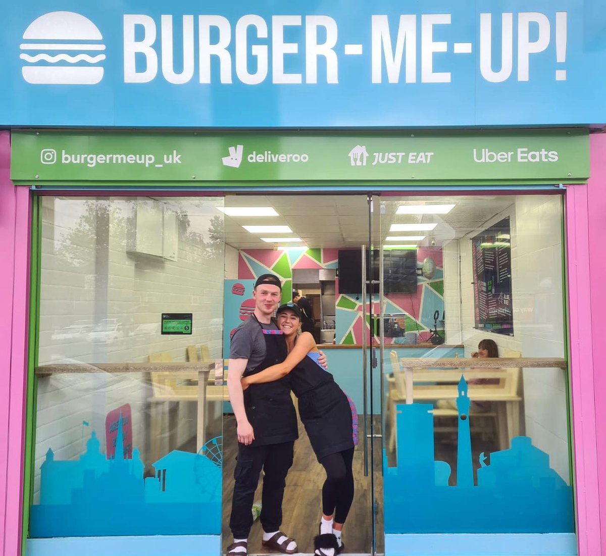 IndependentBham's tweet photo. If you've not been to Burger Me Up in Selly Oak, pop them next on your 'to visit' list. Having only opened in May, already they're making waves in Brum's indie scene. Tasty burgers, potato smileys (for a side order of nostalgia), shakes &amp; more, go stuff your face &amp; support local. https://t.co/aAZhaxt9Ry