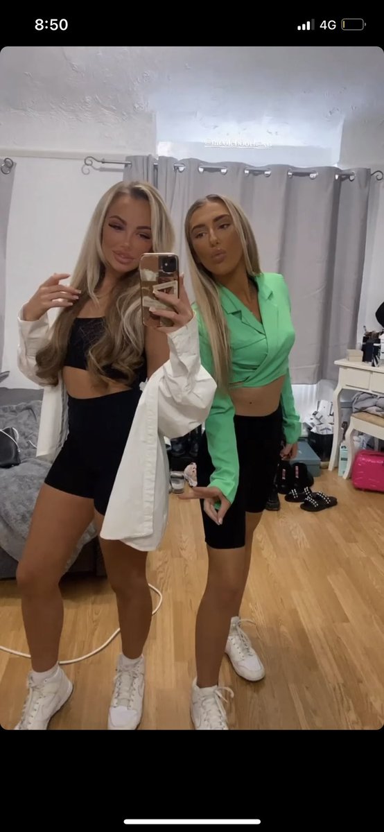 nicolebooth_'s tweet photo. 💚 🖤 🤍 https://t.co/qITfeGUlhB
