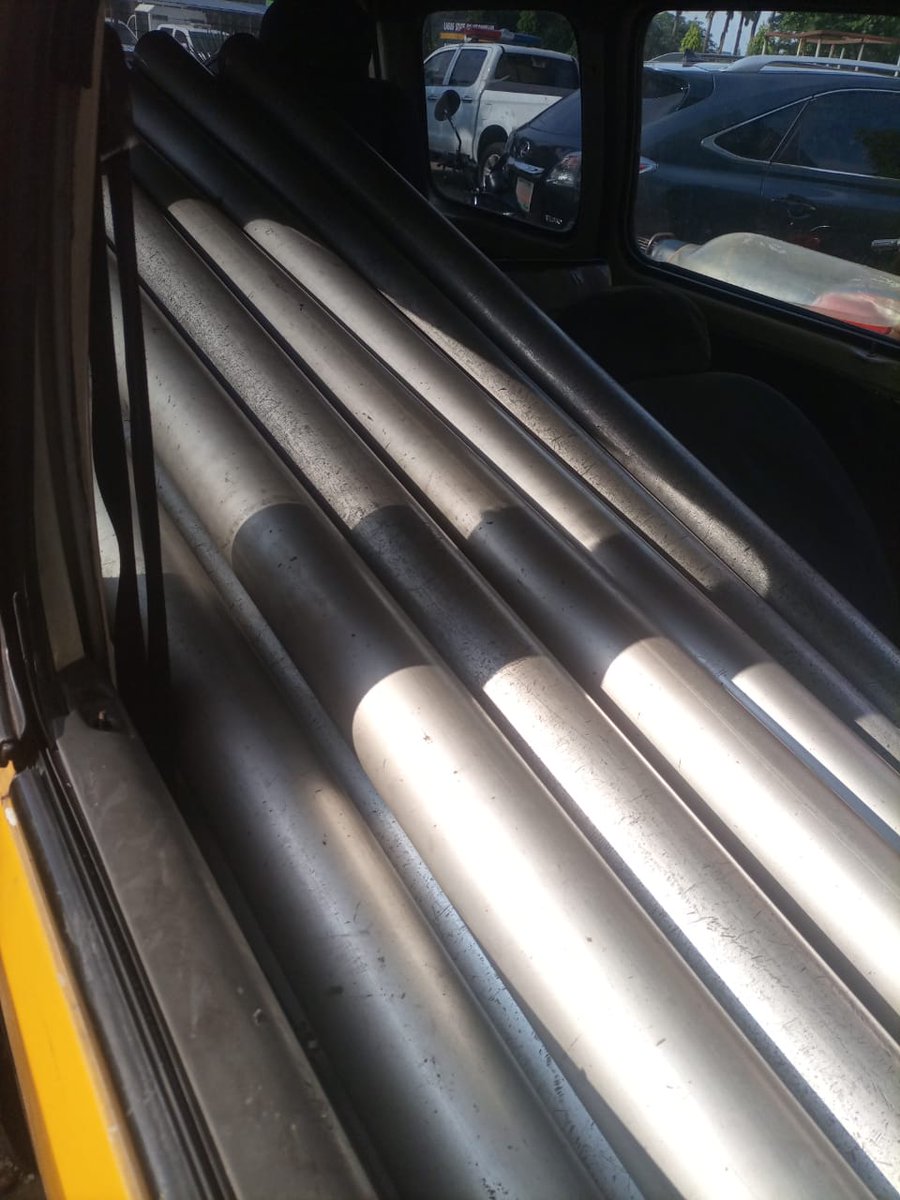 Early this morning, specifically, 12:10 a.m. on Carter Bridge, Ijora – Olopa, RRS officers on routine patrol noticed a mini – bus, popularly called Korope, registration number LSD 440 XY with four occupants driving in a suspicious manner.
The officers chased the ‘korope’ to Oto,