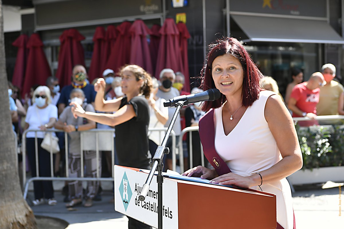 AjCastelldefels's tweet photo. La celebració de la DIADA Nacional de Catalunya a #Castelldefels torna un any més al centre de la ciutat

@AjCastelldefels i entitats tornen el proper 11 de setembre a celebrar la Diada a la plaça de l'Església i Onze de Setembre (l'ofrena floral)

+ℹ️ https://t.co/TDYVVKIHln https://t.co/j6E8R94mh1