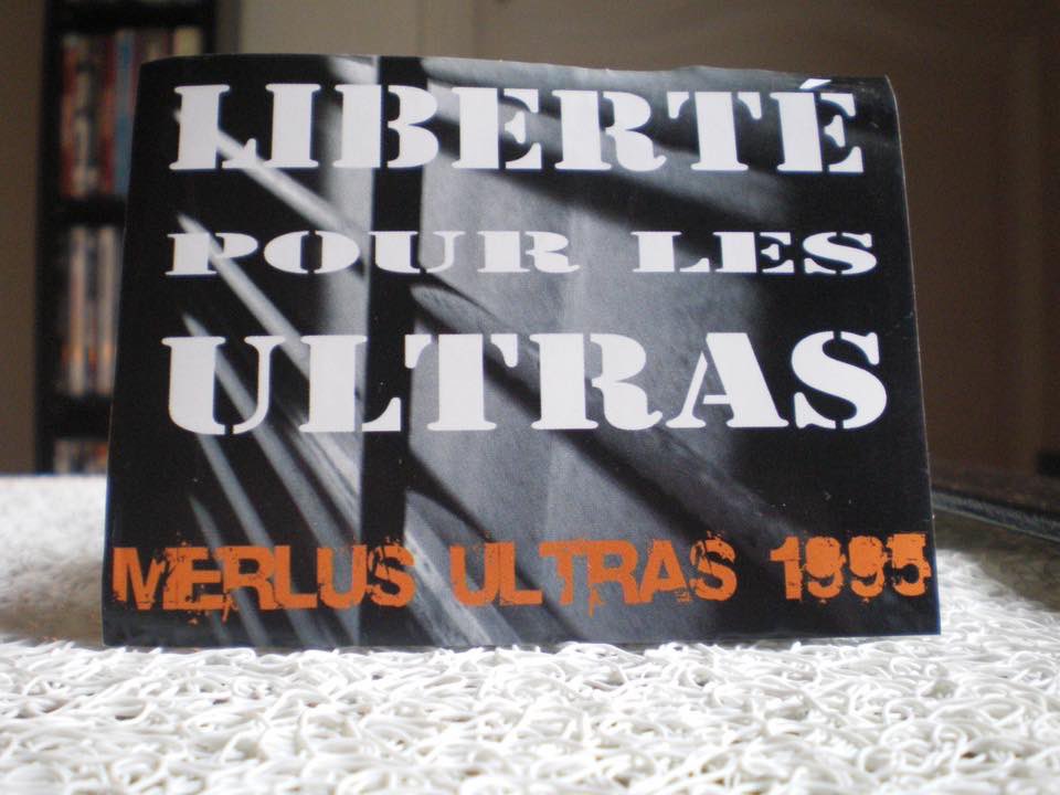 Floflo_BZH's tweet photo. 18h de GAV, perquisition au domicile, menotté devant sa femme et sa fille. 

Vous pensez que je vous parle d’un dealeur ou d’un pédocriminel ?

Non non, juste d’un gars ayant allumé un fumigène dans un stade, sans que ça engendre le moindre problème.

Vive la justice française ! https://t.co/mHQ10kvJtI