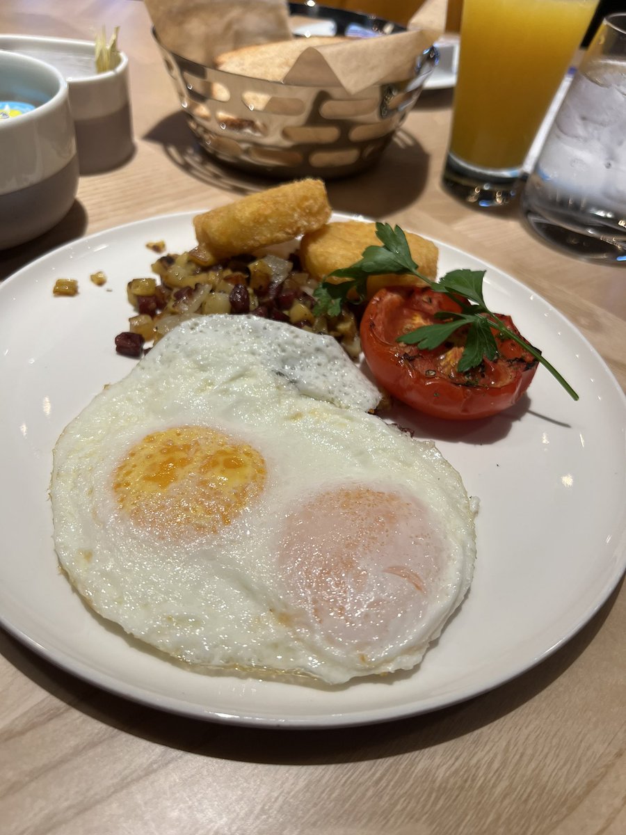 CruiseCircleUK's tweet photo. Sweet (foodie) dreams are made onboard #NorwegianPrima 

Dining onboard has been stunning, and we'll barely scratch the surface of what is on offer.
#foodie #cruise #cruiselife #cruisetravel #cruisevacation #cruiseholiday #cruiseexperts #cruisetravel #cruiseagents https://t.co/OOv0KZK7s4