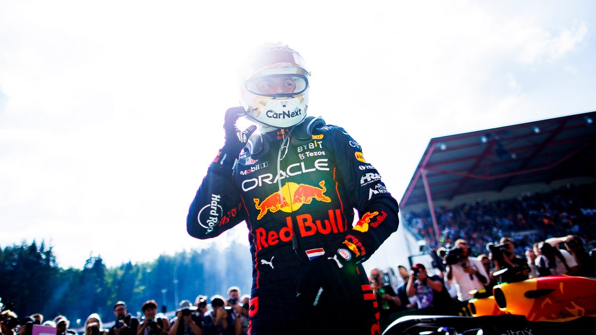 F1 tarihinde, arka arkaya 2 yarışa 10. sıra ve gerisinden başlayıp kazanan sadece 2 isim var: 

1959/60- Bruce McLaren
2022- Max Verstappen