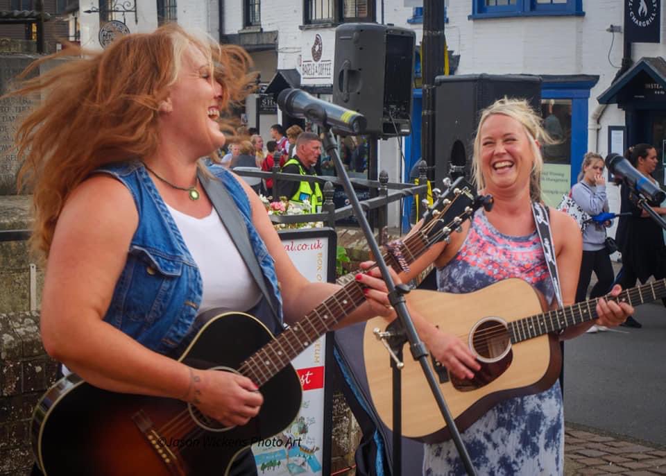 annahowiemusic (@annahowiemusic) on Twitter photo The unplanned bits are sometimes the gold 😊 <a href="/arundelfestival/">Arundel Festival</a> with the wonderful <a href="/bardenmusic/">Emily Barden</a> - #festivals #womeninmusic #americanamusic #countrymusic The unplanned bits are sometimes the gold 😊 <a href="/arundelfestival/">Arundel Festival</a> with the wonderful <a href="/bardenmusic/">Emily Barden</a> - #festivals #womeninmusic #americanamusic #countrymusic